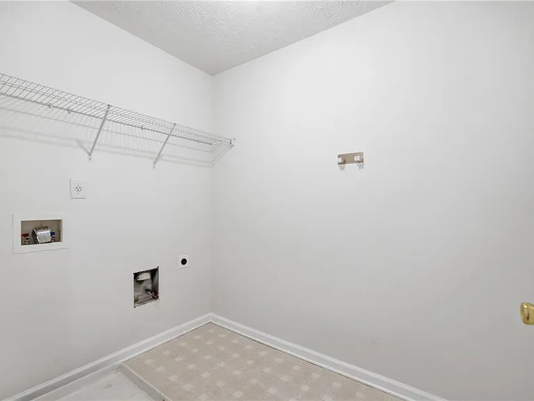 2913 Greyhawk Ln — Photo 37