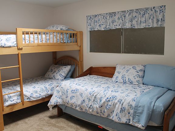 5th image of 2575 Country Club Dr