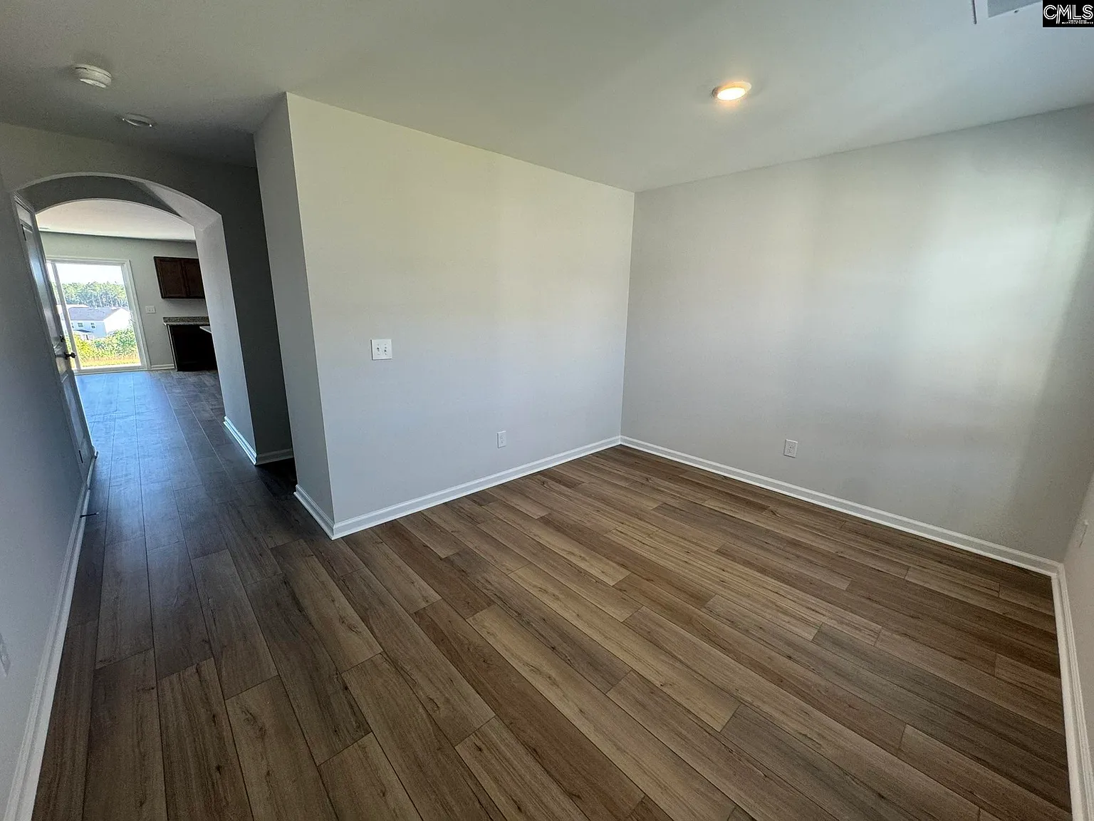 3 bed, 2166 sqft, $2,350 — Photo 2