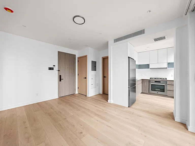 42-62 Hunter St #9A — Photo 6