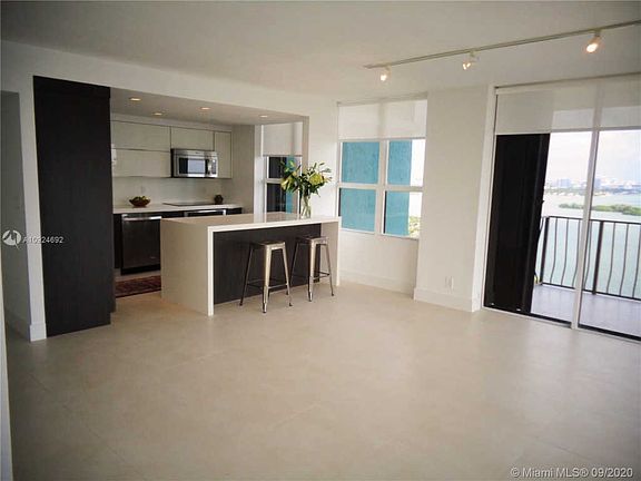 4th image of 780 NE 69th St APT 2401