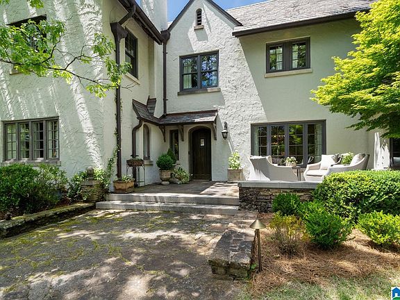 3rd image of 2828 Argyle Rd