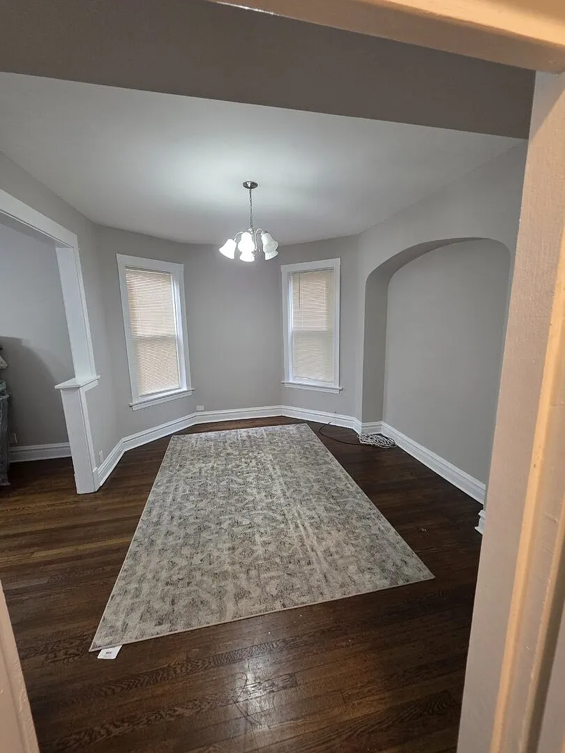 3 bed, $2,000 — Photo 2