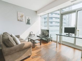 12 York St #3301, Toronto, ON M5J 0E4