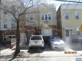 909 17th St, Union City, NJ 07087