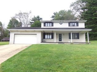 1 Sugar Ln, New Cumberland, WV 26047