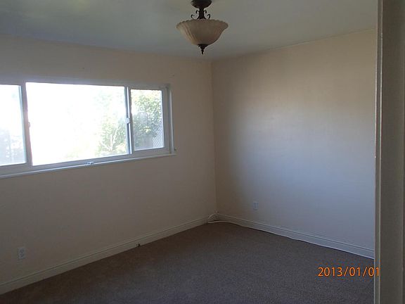5th image of 309 Olive Ct