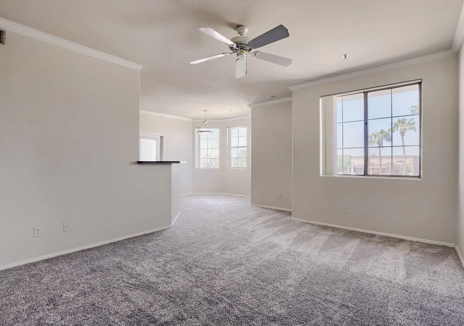 Spacious 3 bedroom condo on second floor in gated community! — Photo 3