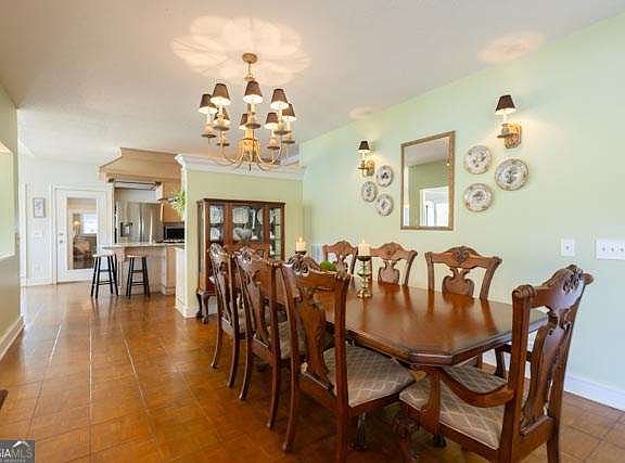 5th image of 225 Meadowlark Ln
