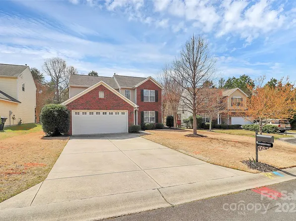 147 Amber Woods Dr, Tega Cay, SC 29708