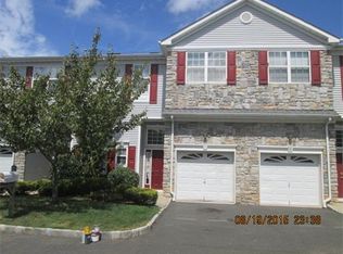 22 Harbor Bay Cir, South Amboy, NJ 08879
