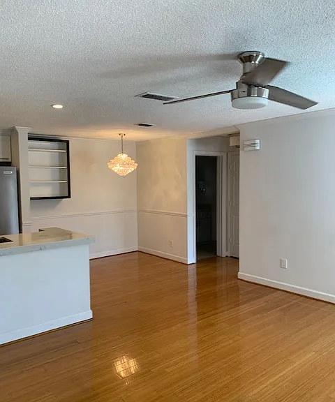 613 Granville Ct #613 — Photo 3