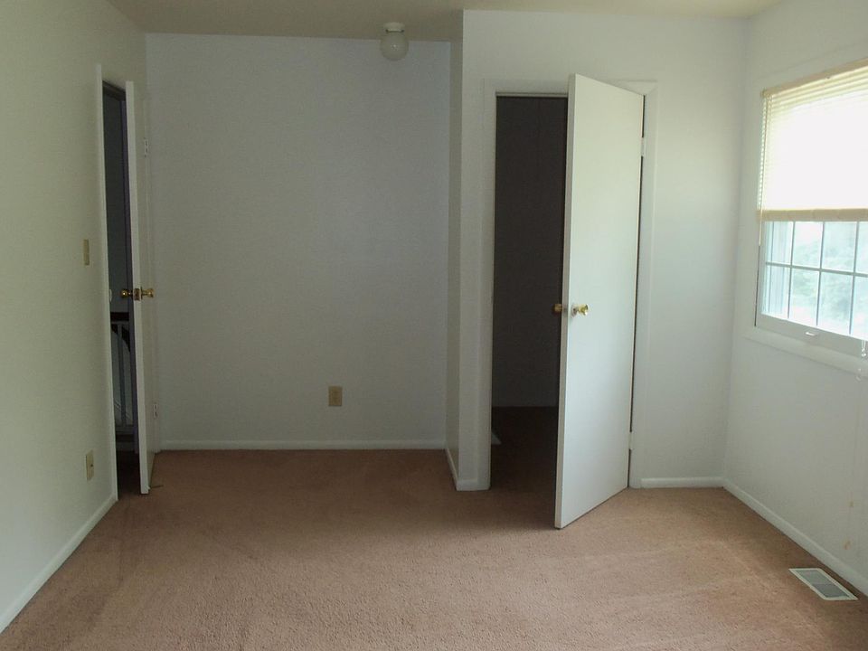 2nd image of 2551 Ivy Hill Ln APT D