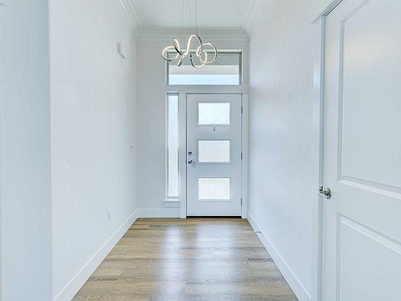 4th image of 7066 Corsica St