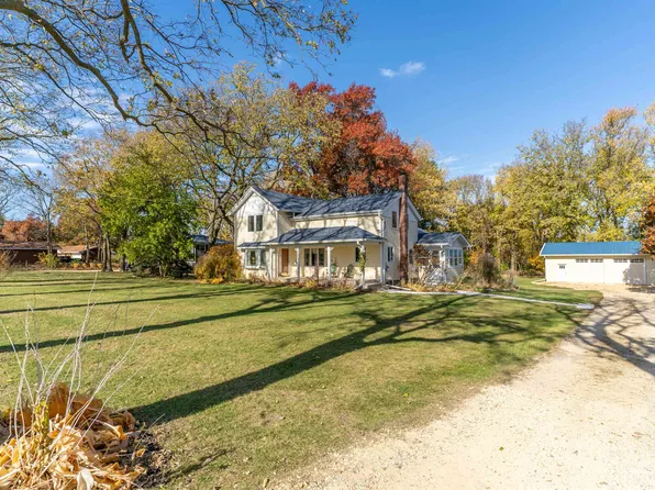 9709 Cunningham Rd, Winnebago, IL 61088