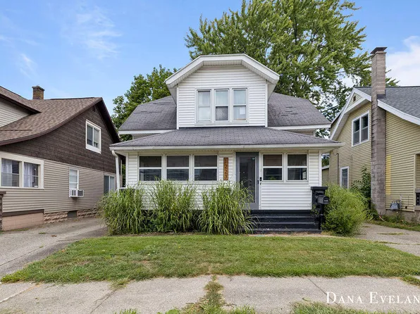 1223 Whiting St SW, Wyoming, MI 49509