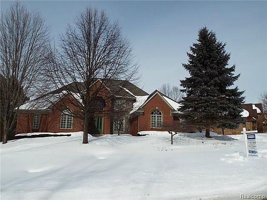 1st image of 46798 Red Oak Dr
