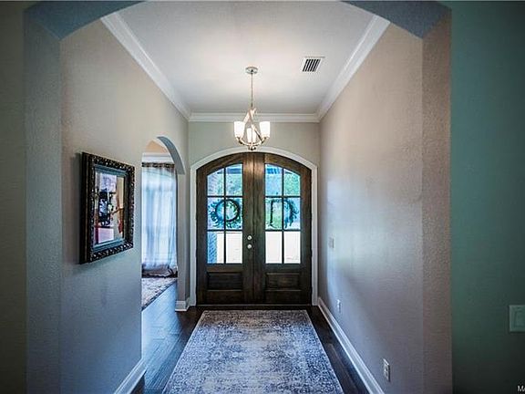 5th image of 100 Meadowview Dr