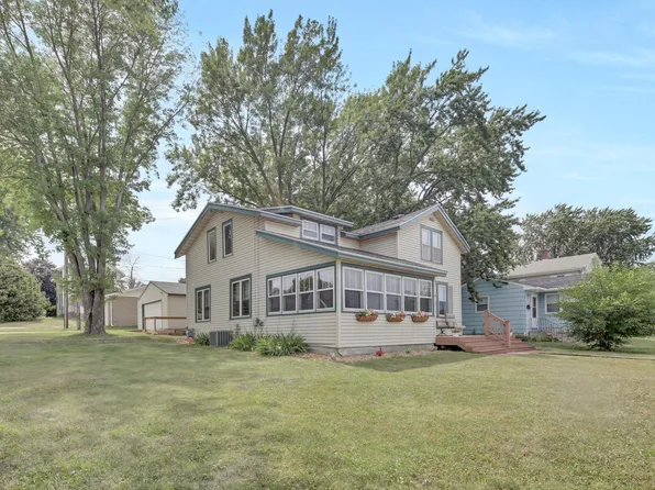 303 N Lakeshore Dr, Lake City, MN 55041
