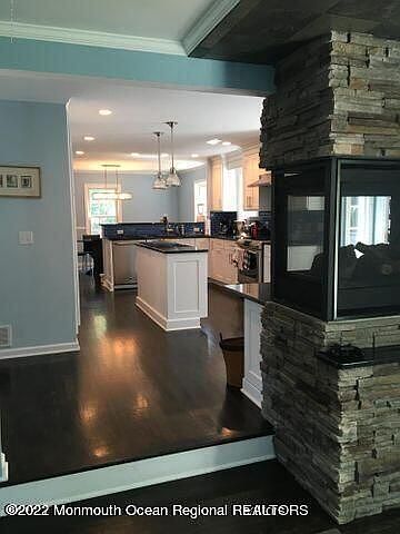 1st image of 520 Boston Blvd