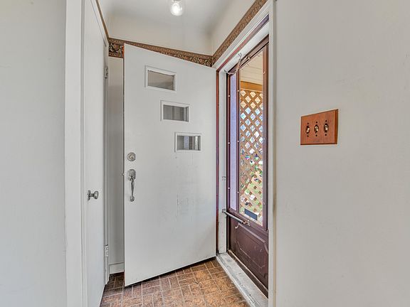 4th image of 29278 Brody Ave