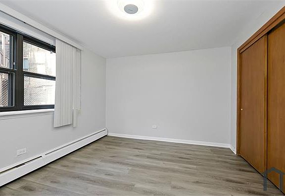 4th image of 1528 W 99th St #1GB