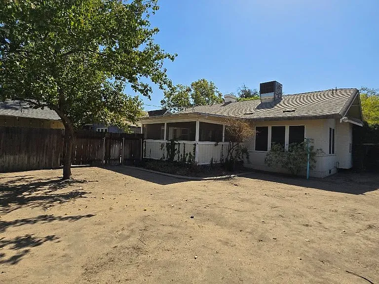 921 E Terrace Ave #A — Photo 32