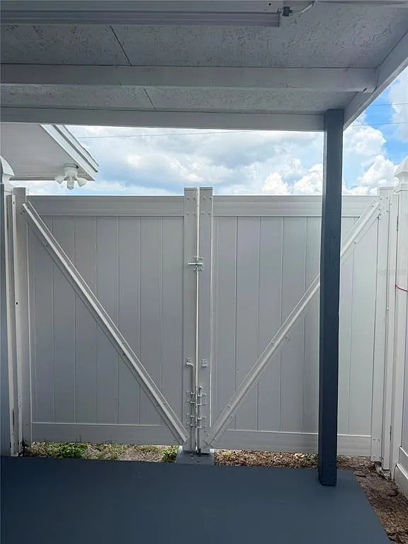 1 bed, 1.0 bath, 400 sqft, $1,200 — Photo 2