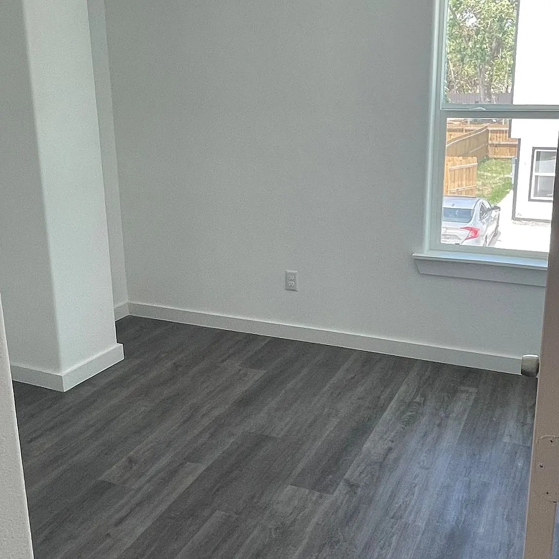 3 bed, 1150 sqft, $1,604 — Photo 4