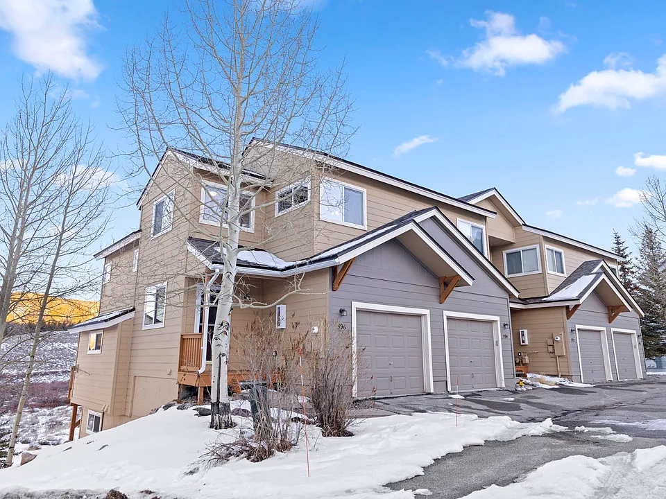 596 Meadow Wood Cir