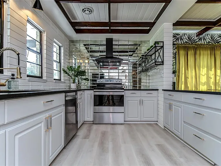 4701 N Willis St — Photo 8