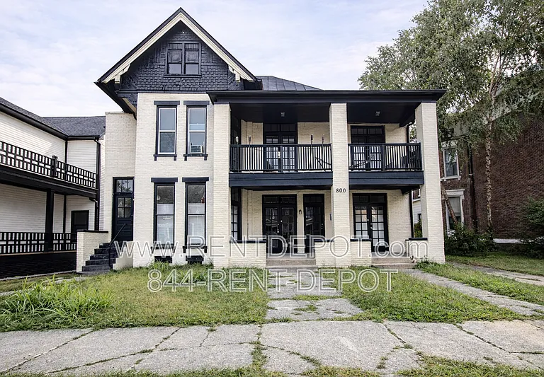800 SE 2nd St #C — Photo 1