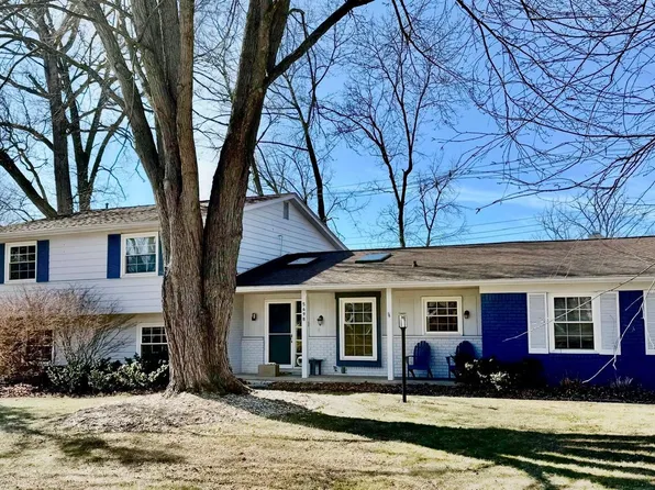 5698 Raven Rd, Bloomfield Hills, MI 48301
