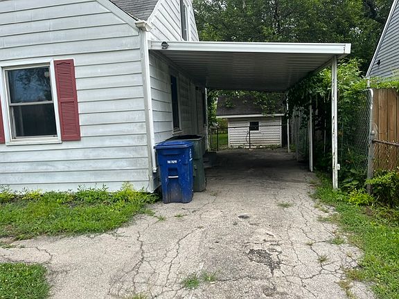 2nd image of 3130 Dresden St