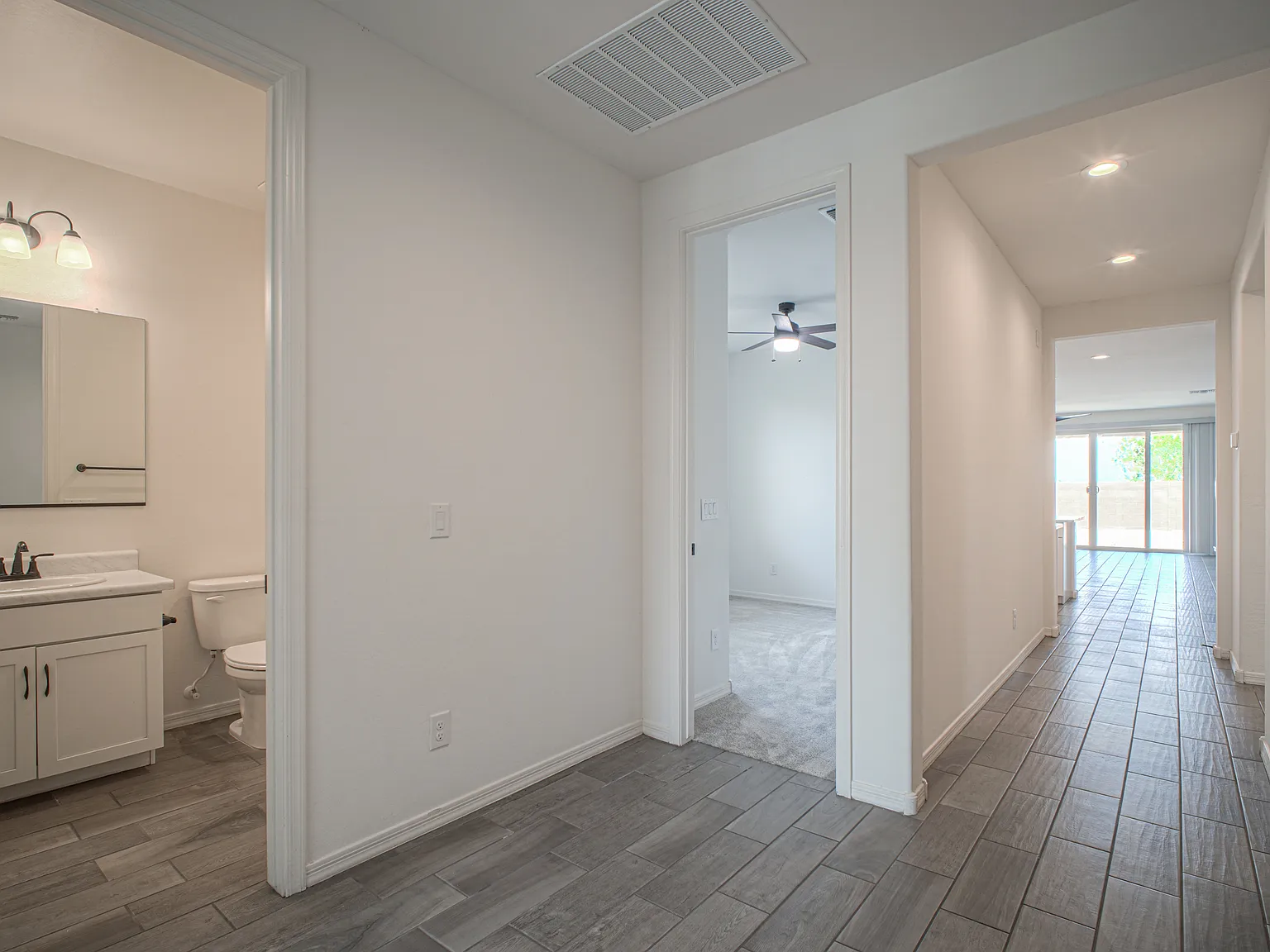 4 bed, 1720 sqft, $1,800 — Photo 3