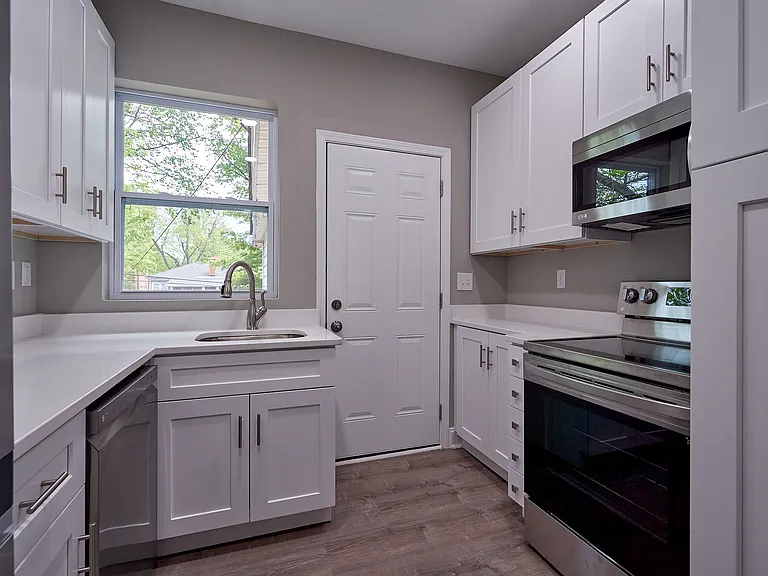 217 Circle Ave #1 — Photo 3