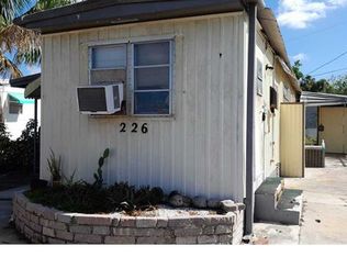 226 Lamplighter Ln, North Fort Myers, FL 33917