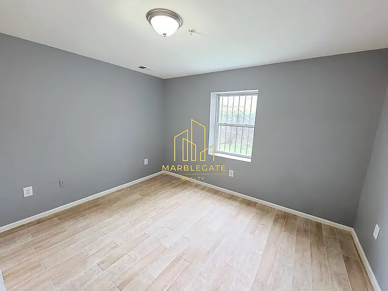 38-40 Wainwright St #11 — Photo 3