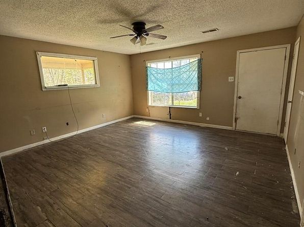 307 Grassy Lake Rd, Earle, AR 72331