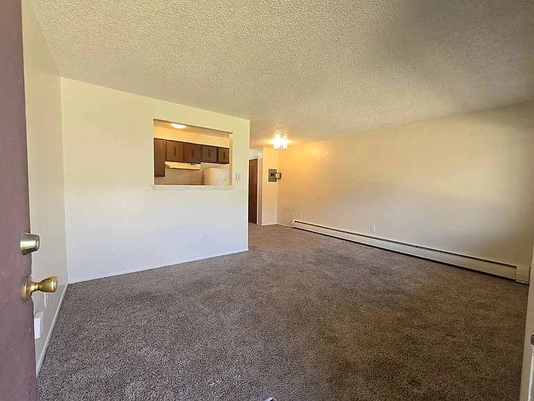 1944 Meadow — Photo 4