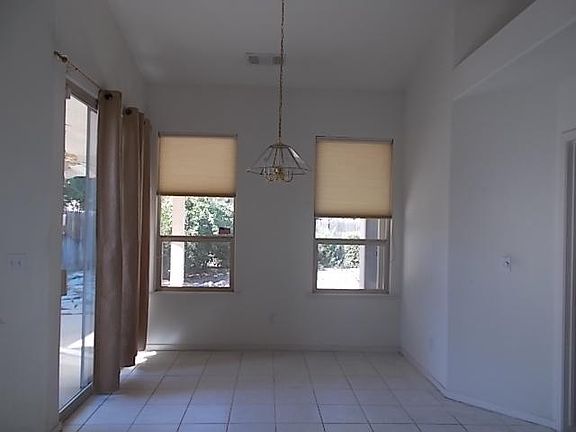 3rd image of 1414 E Sunnyside Ave