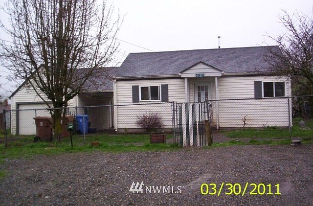 1st image of 2915 E N Street