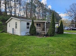 280 Valley View Dr, Oakdale, PA