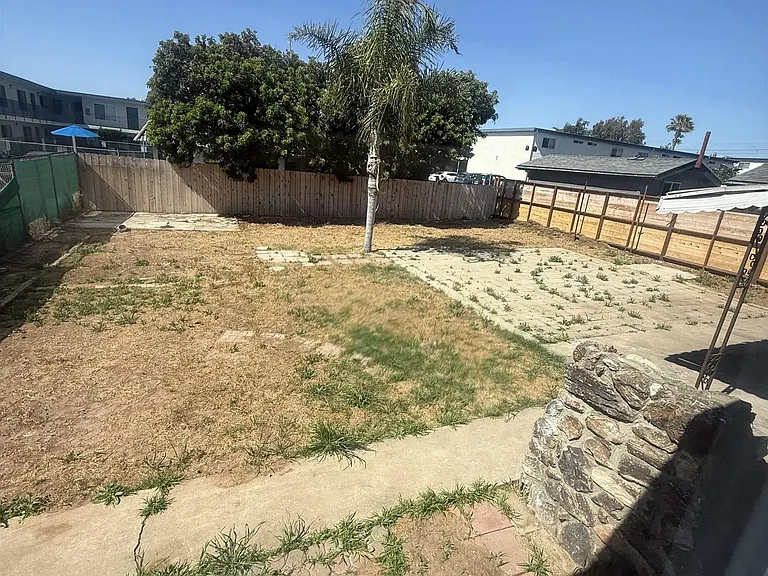 528 Palomar St — Photo 11