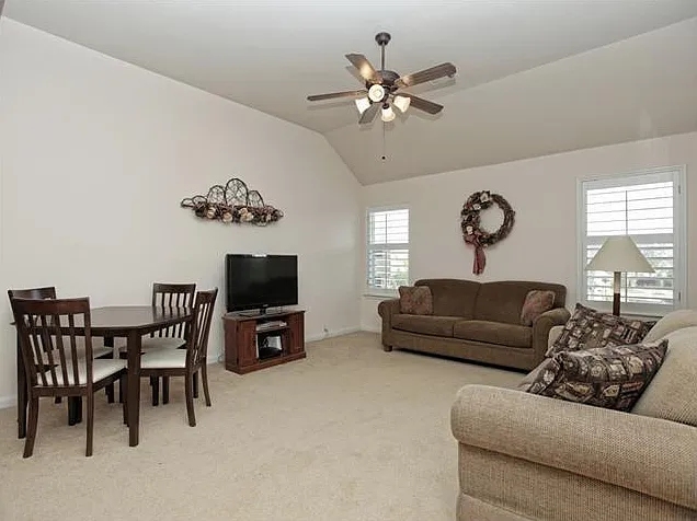 2660 Salorn Way — Photo 8