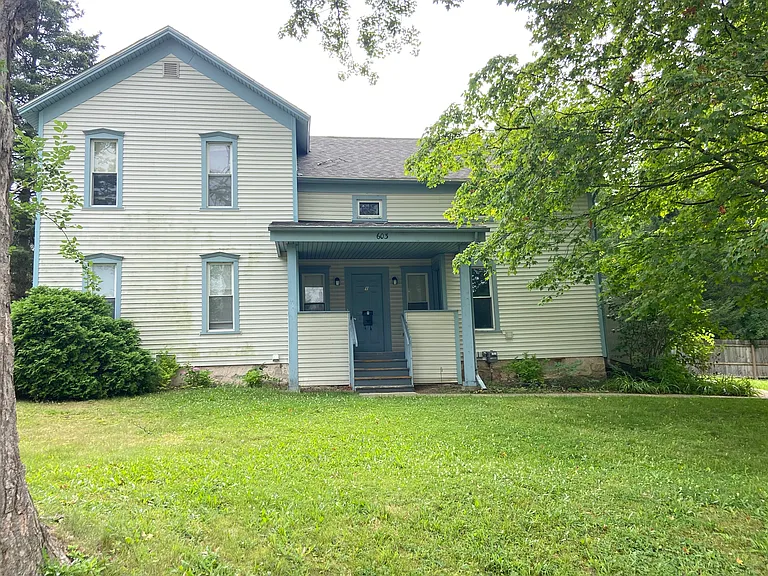 603 McCarthy St
Upstairs Unit #3