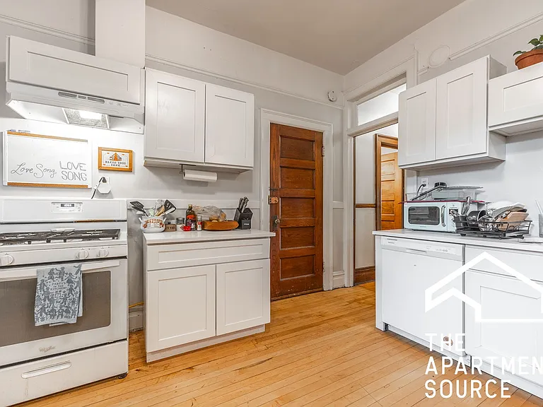 1127 W George St #1F — Photo 10