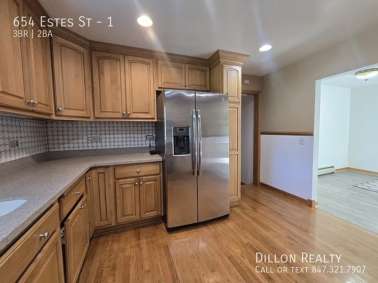 654 Estes St #1 — Photo 13