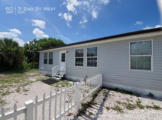 6013 2nd St W, Bradenton, FL 34207