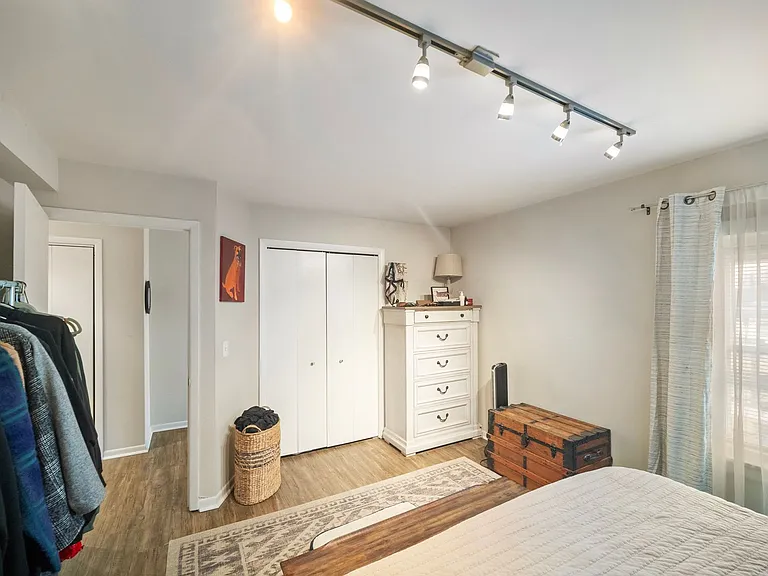 159 W Goethe St — Photo 29